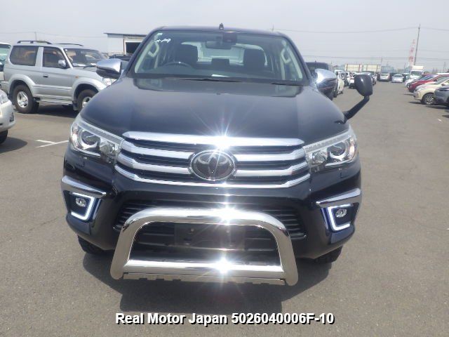2017 TOYOTA HILUX thumbnail 2