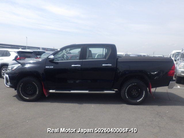 2017 TOYOTA HILUX thumbnail 4