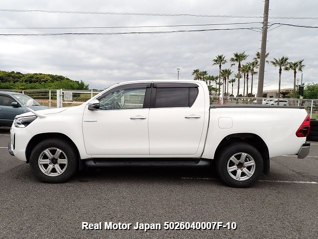 2020 TOYOTA HILUX thumbnail 3