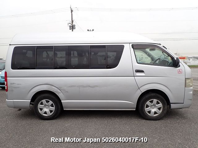 2004 TOYOTA REGIUS ACE thumbnail 4