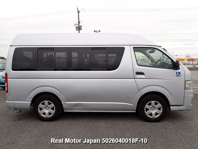 2013 TOYOTA REGIUS ACE thumbnail 4