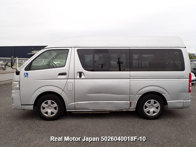 2013 TOYOTA REGIUS ACE thumbnail 3