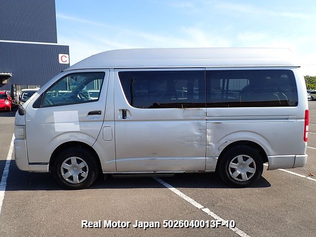 2010 TOYOTA HIACE VAN thumbnail 3
