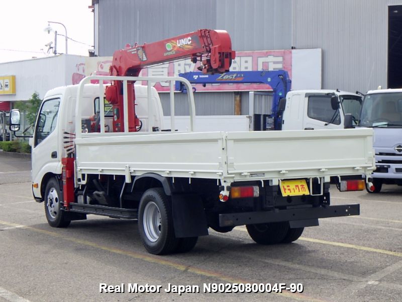 2018 TOYOTA DYNA thumbnail 4