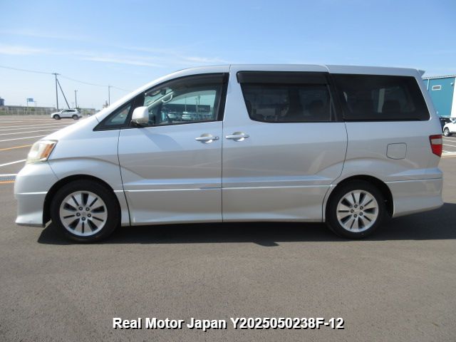 2004 TOYOTA ALPHARD thumbnail 3