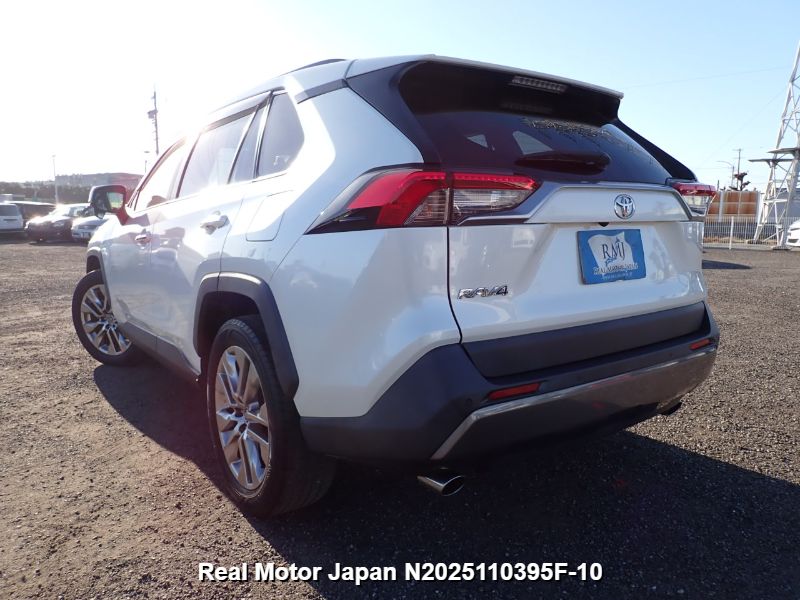 2019 TOYOTA RAV4 thumbnail 3