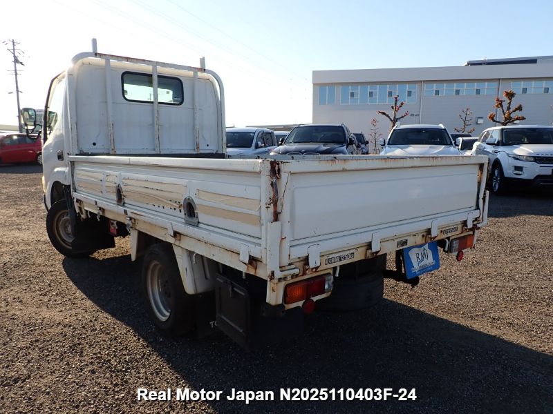 2005 TOYOTA DYNA thumbnail 3