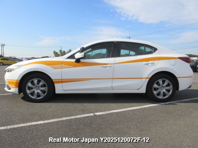 2015 MAZDA AXELA thumbnail 3