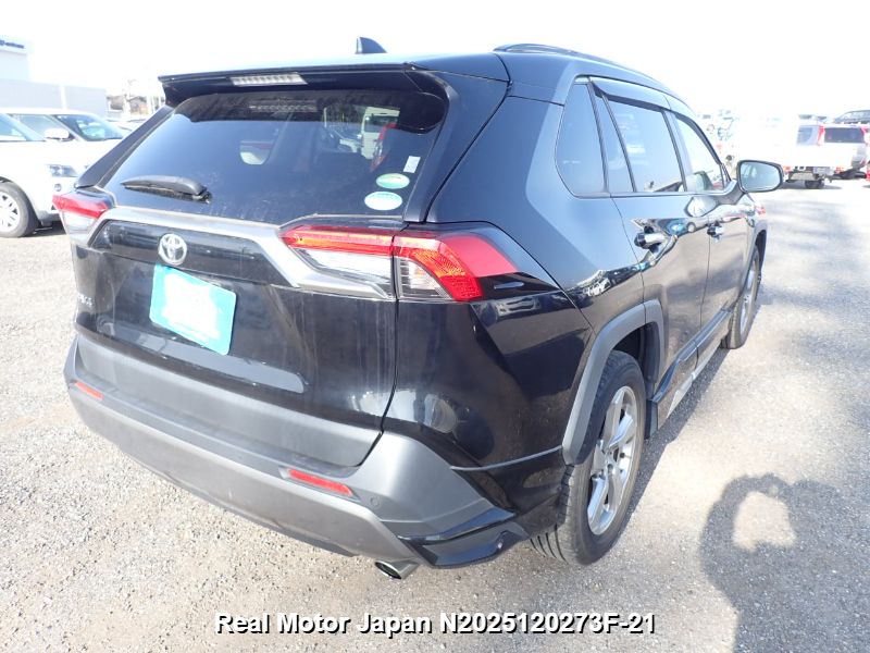 2019 TOYOTA RAV4 thumbnail 3