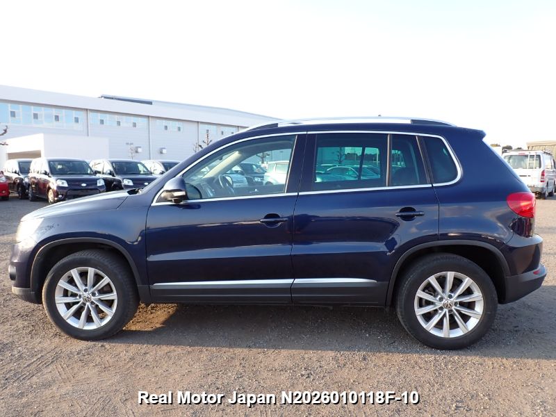 2015 VOLKSWAGEN TIGUAN thumbnail 4
