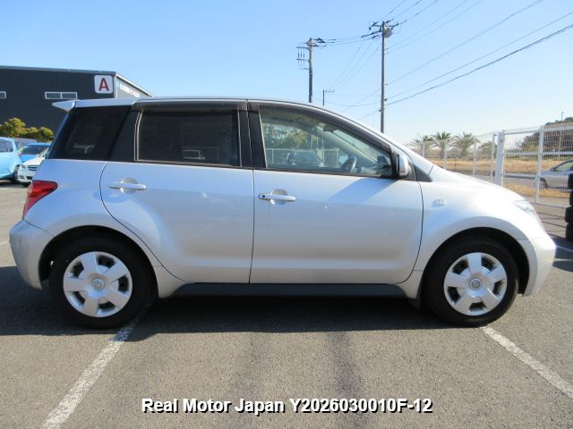 2002 TOYOTA IST thumbnail 4