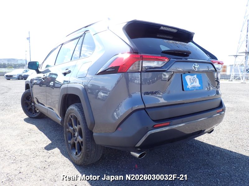 2021 TOYOTA RAV4 thumbnail 3