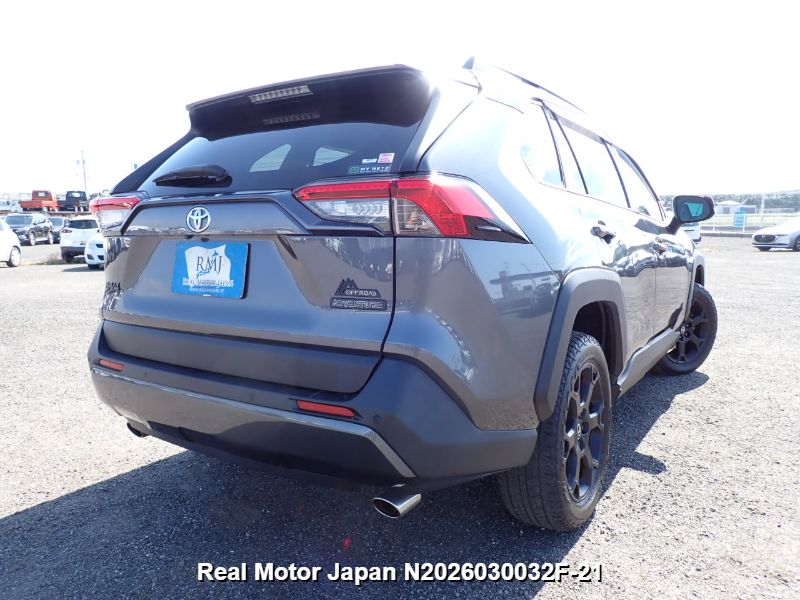 2021 TOYOTA RAV4 thumbnail 4