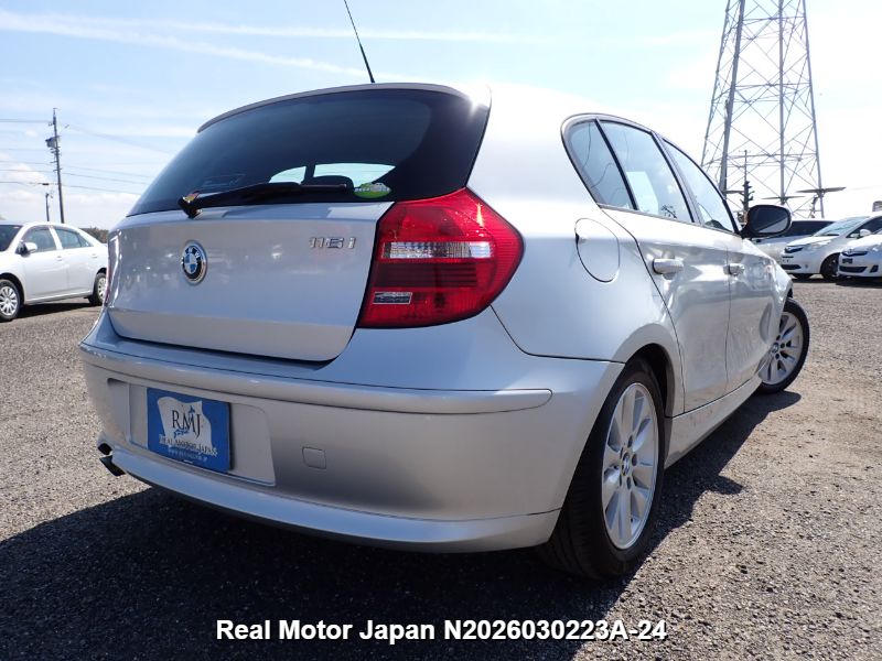 2011 BMW 1 SERIES thumbnail 4