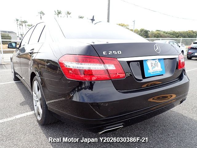 2012 MERCEDES-BENZ E CLASS thumbnail 3