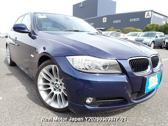 2011 BMW 3 SERIES thumbnail 2