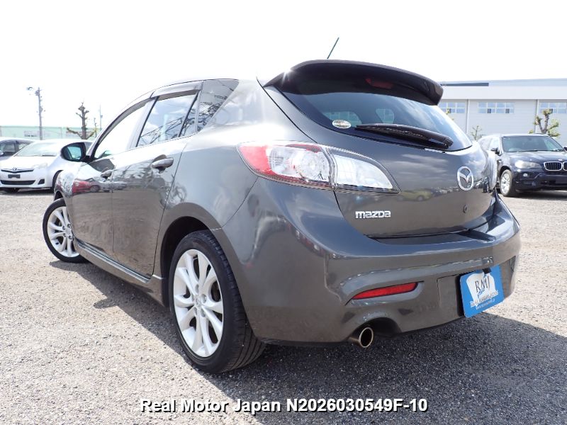 2010 MAZDA AXELA thumbnail 3