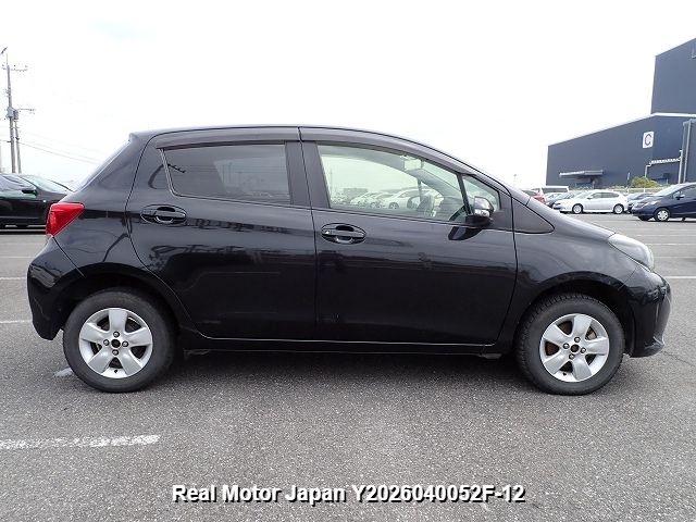 2014 TOYOTA VITZ thumbnail 4