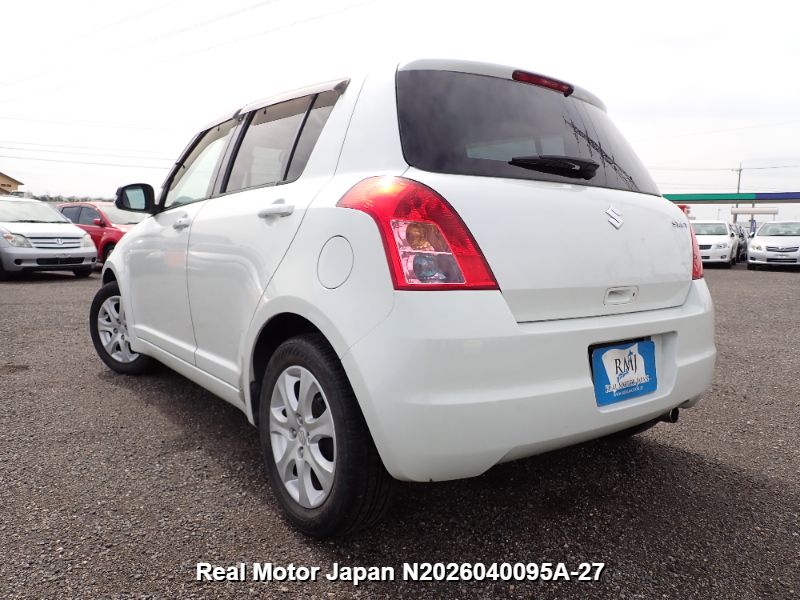 2010 SUZUKI SWIFT thumbnail 3