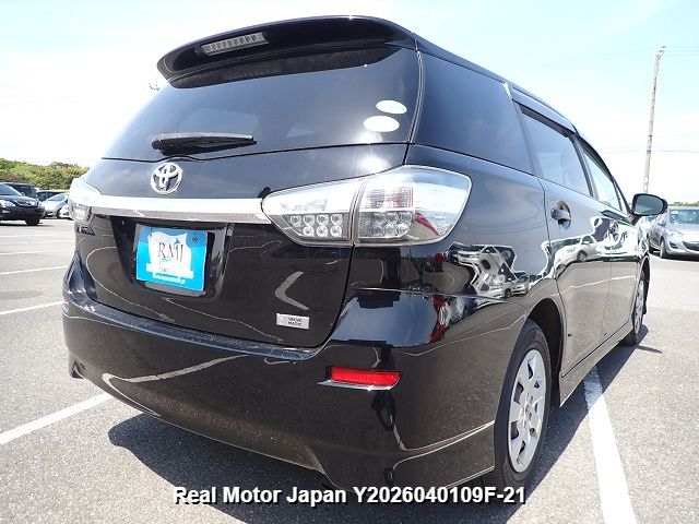 2013 TOYOTA WISH thumbnail 4