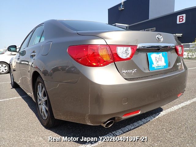 2010 TOYOTA MARK X thumbnail 3