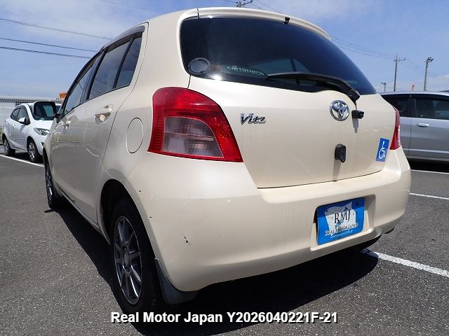 2005 TOYOTA VITZ thumbnail 3