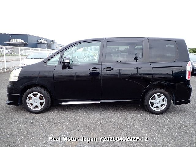 2009 TOYOTA NOAH thumbnail 3