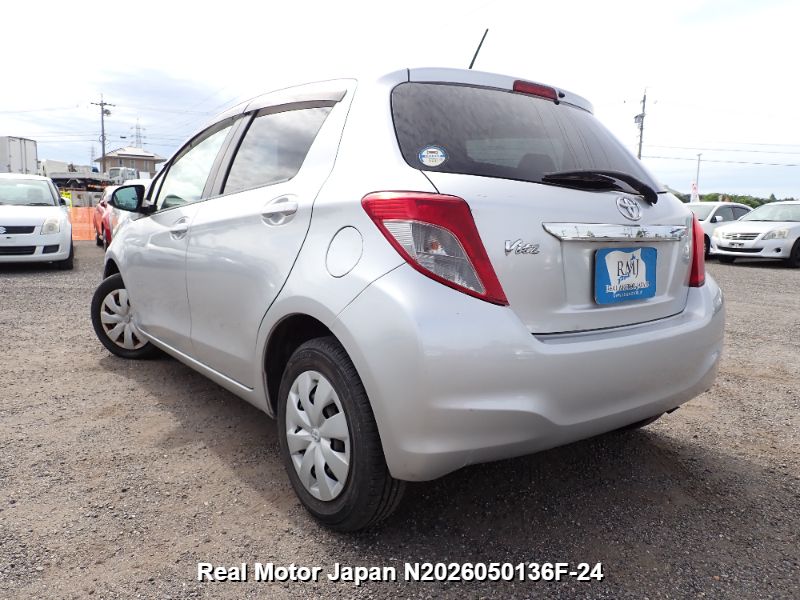 2011 TOYOTA VITZ thumbnail 3