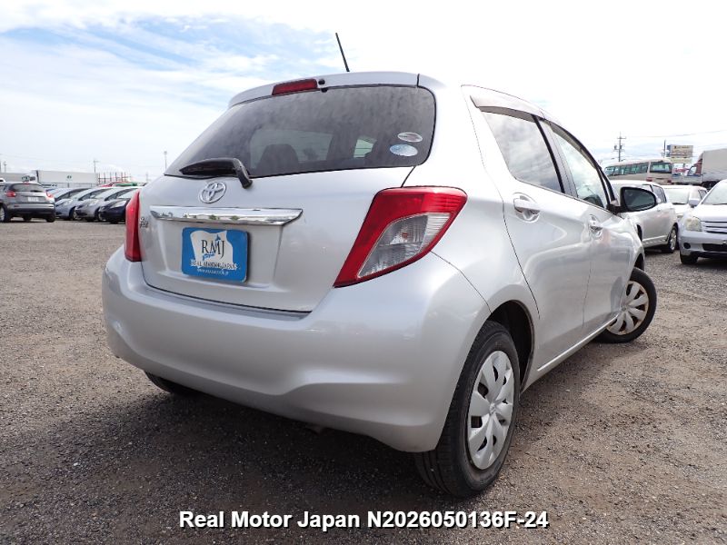 2011 TOYOTA VITZ thumbnail 4