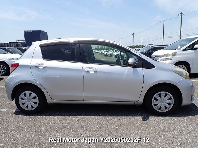 2012 TOYOTA VITZ thumbnail 4
