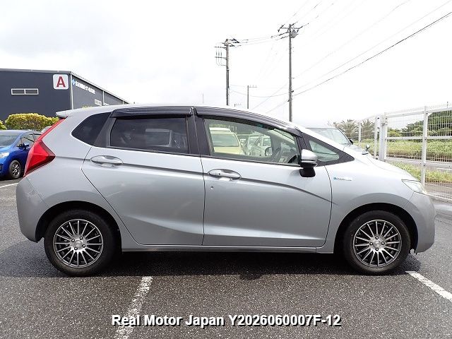 2015 HONDA FIT HYBRID thumbnail 4