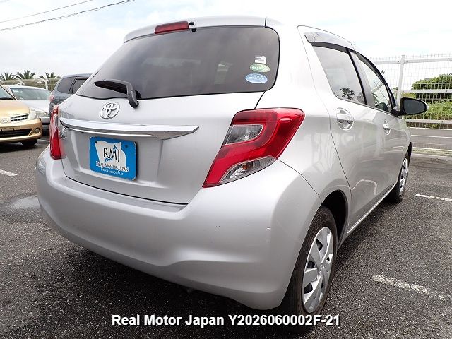 2015 TOYOTA VITZ thumbnail 4