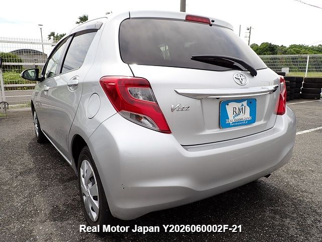 2015 TOYOTA VITZ thumbnail 3