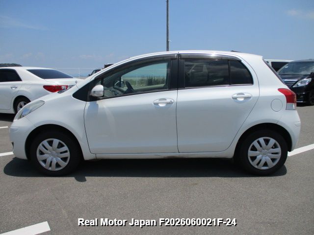 2010 TOYOTA VITZ thumbnail 3