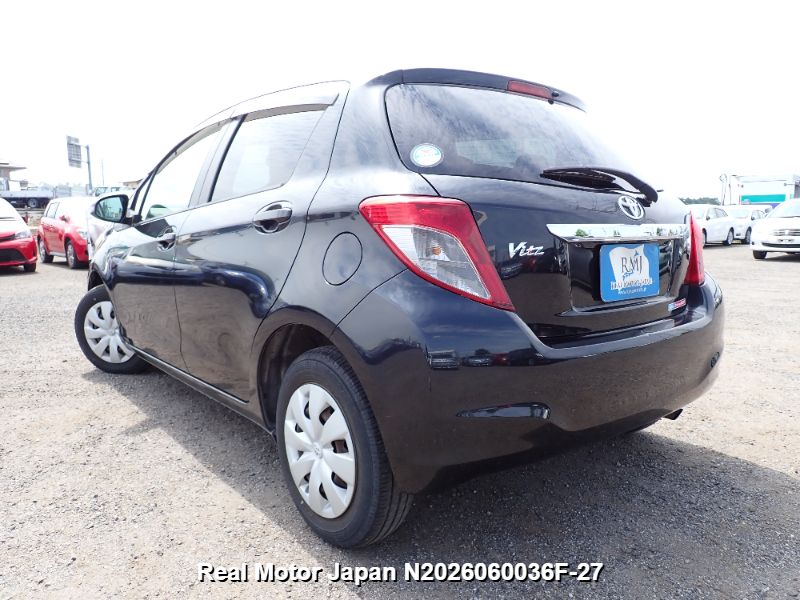 2011 TOYOTA VITZ thumbnail 3