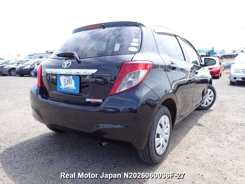 2011 TOYOTA VITZ thumbnail 4