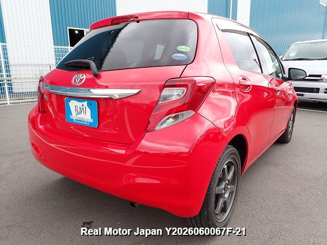 2014 TOYOTA VITZ thumbnail 4