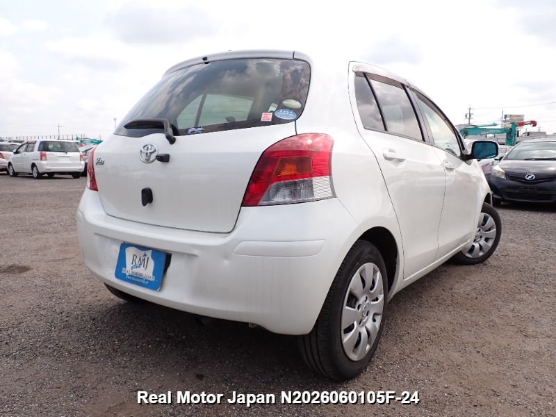 2010 TOYOTA VITZ thumbnail 4
