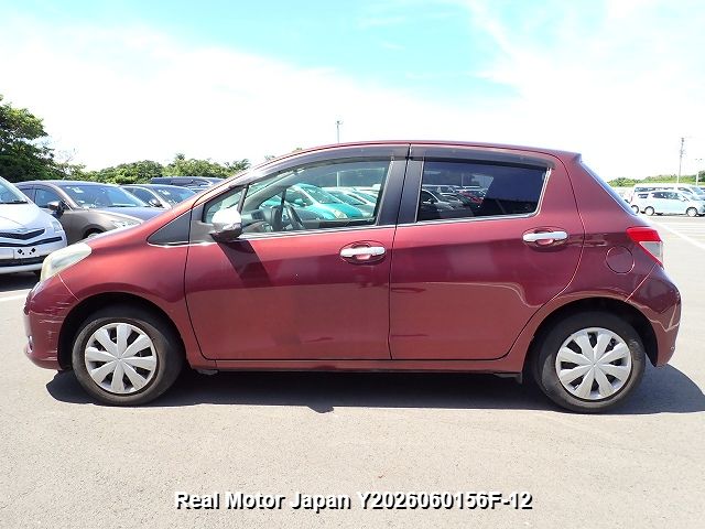 2011 TOYOTA VITZ thumbnail 3