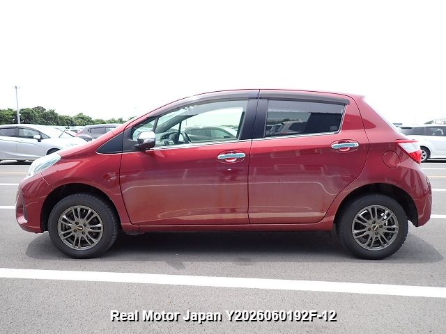 2017 TOYOTA VITZ thumbnail 3