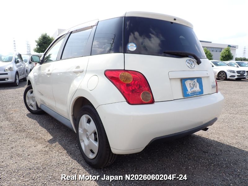 2004 TOYOTA IST thumbnail 3