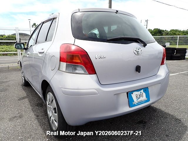2009 TOYOTA VITZ thumbnail 3