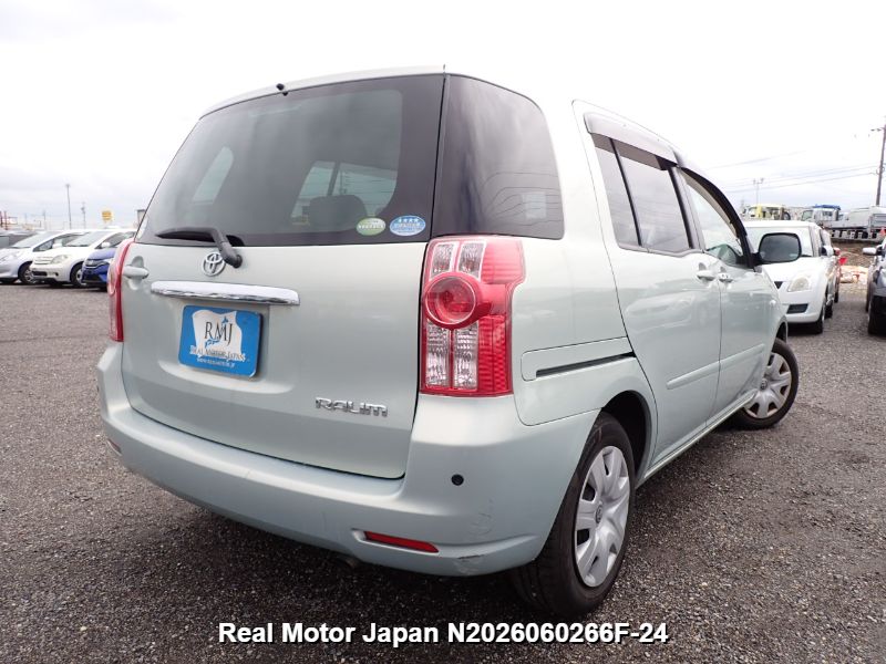 2011 TOYOTA RAUM thumbnail 4
