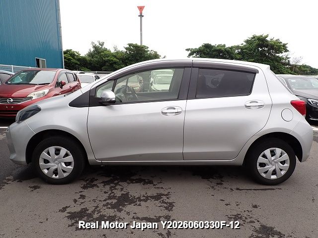 2015 TOYOTA VITZ thumbnail 3