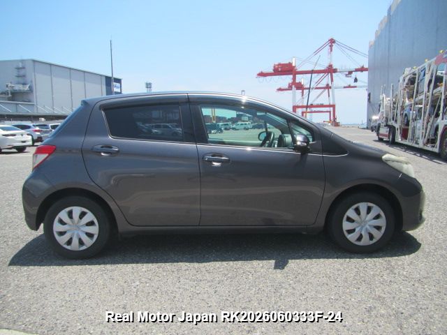 2011 TOYOTA VITZ thumbnail 4