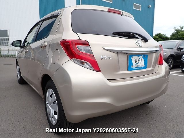 2016 TOYOTA VITZ thumbnail 3