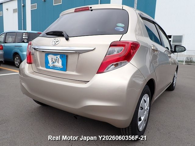 2016 TOYOTA VITZ thumbnail 4