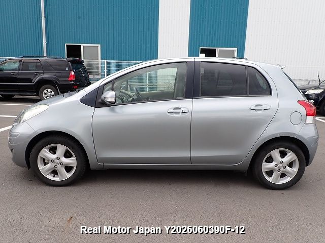 2007 TOYOTA VITZ thumbnail 3