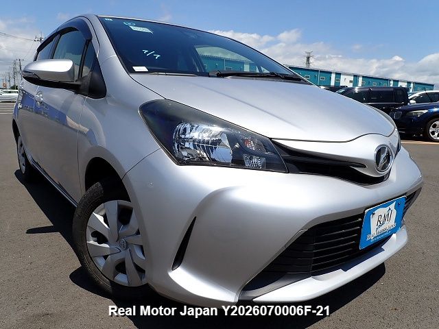 2015 TOYOTA VITZ thumbnail 2