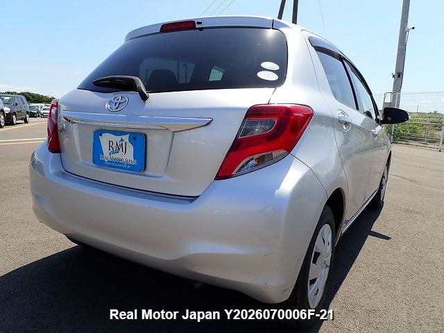 2015 TOYOTA VITZ thumbnail 4